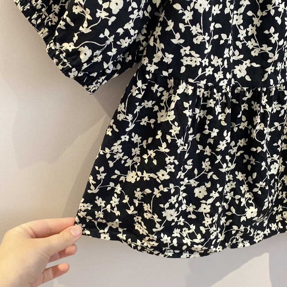 Old Navy Floral Puff Sleeve Babydoll Top - Picture 4 of 11
